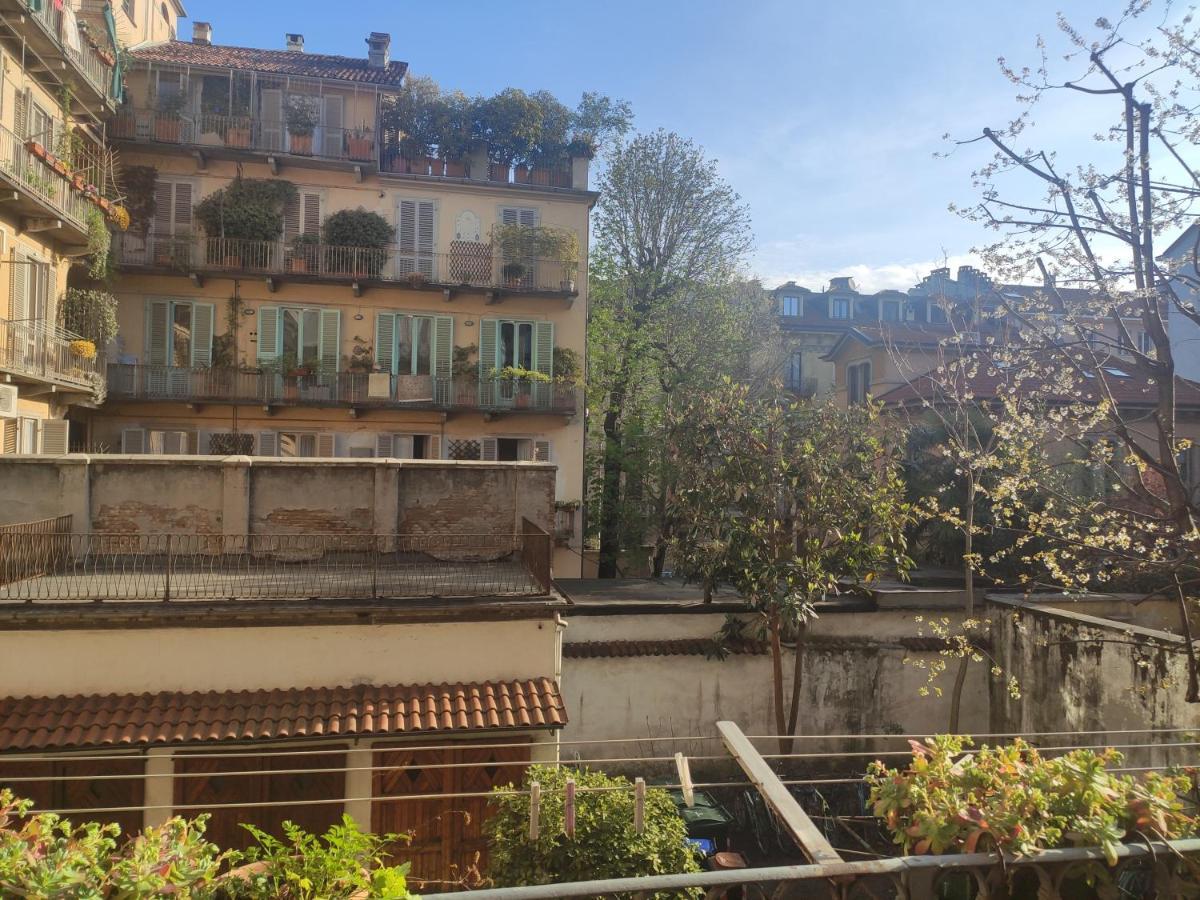 Appartamento Su Cortile Magico Торино Екстериор снимка
